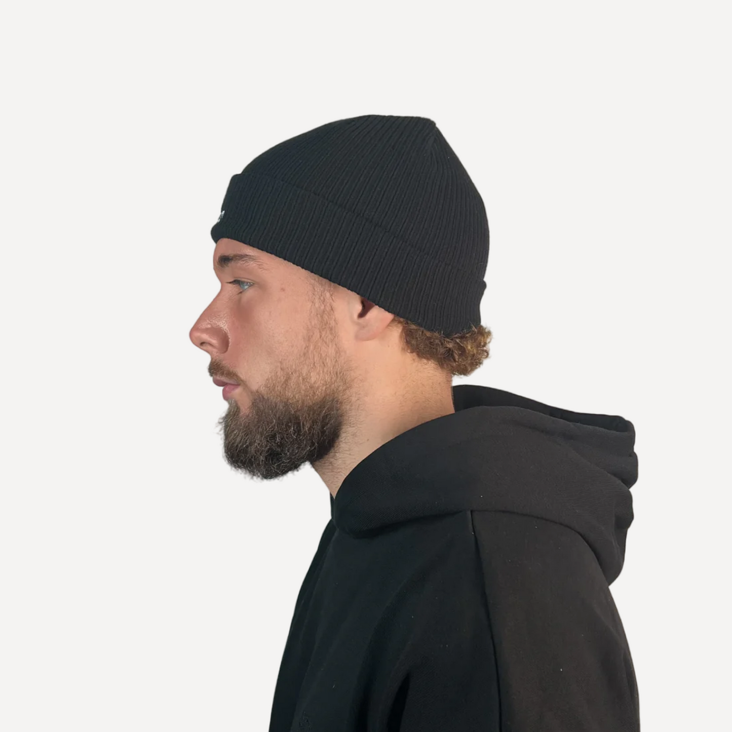 SMPL BEANIE - BLACK