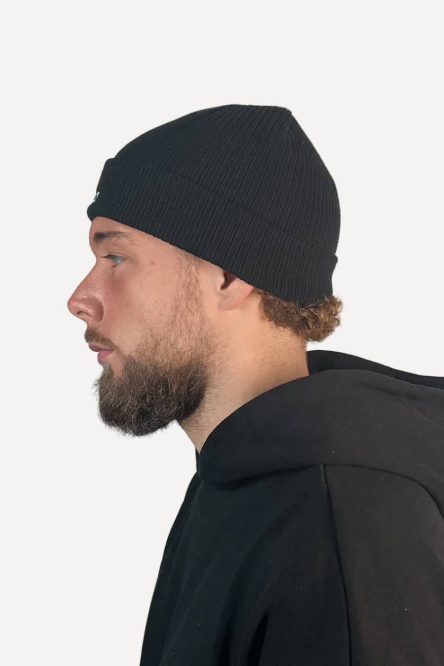 SMPL BEANIE - BLACK